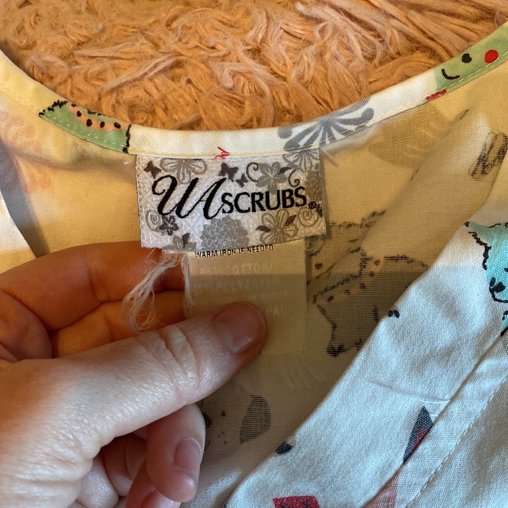 Scrub top - Picture 5 of 6
